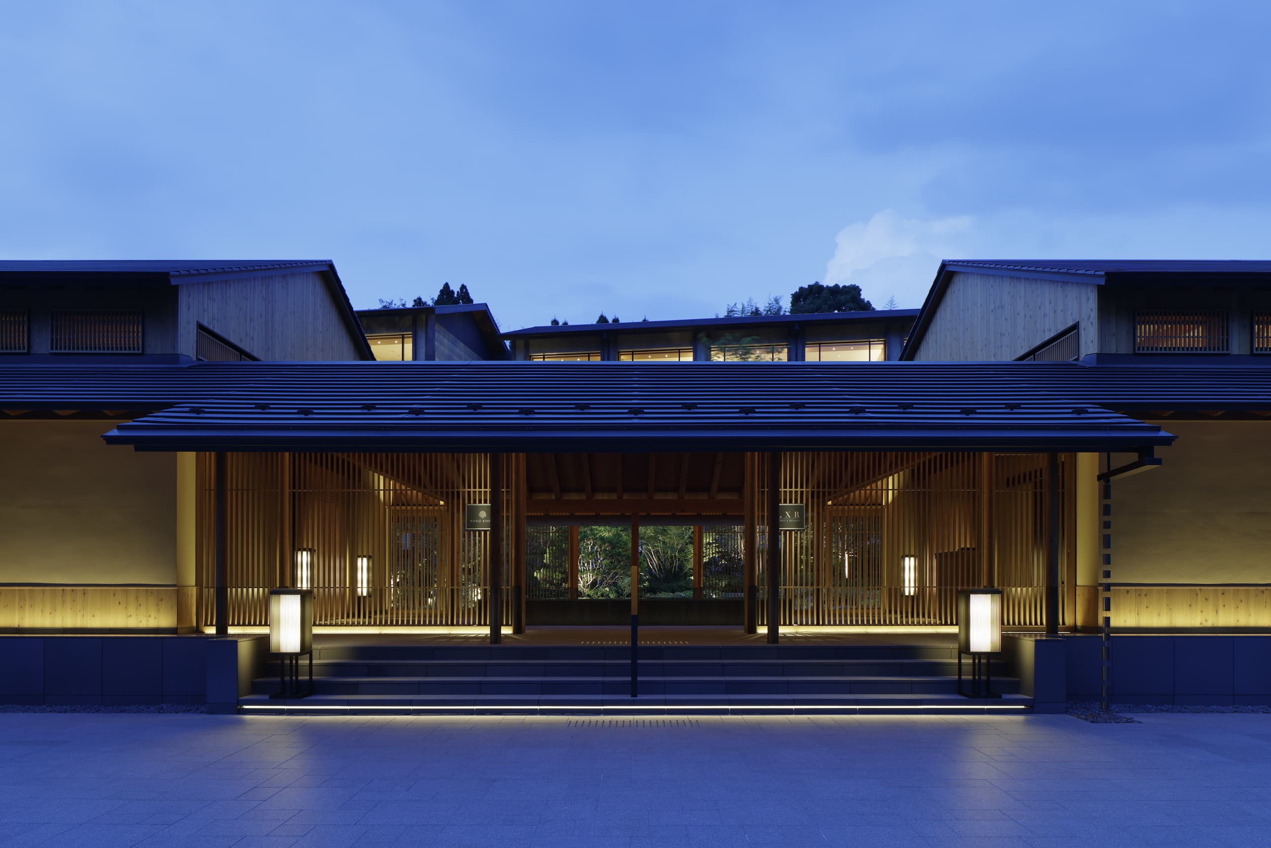 entrance_night_01.jpg