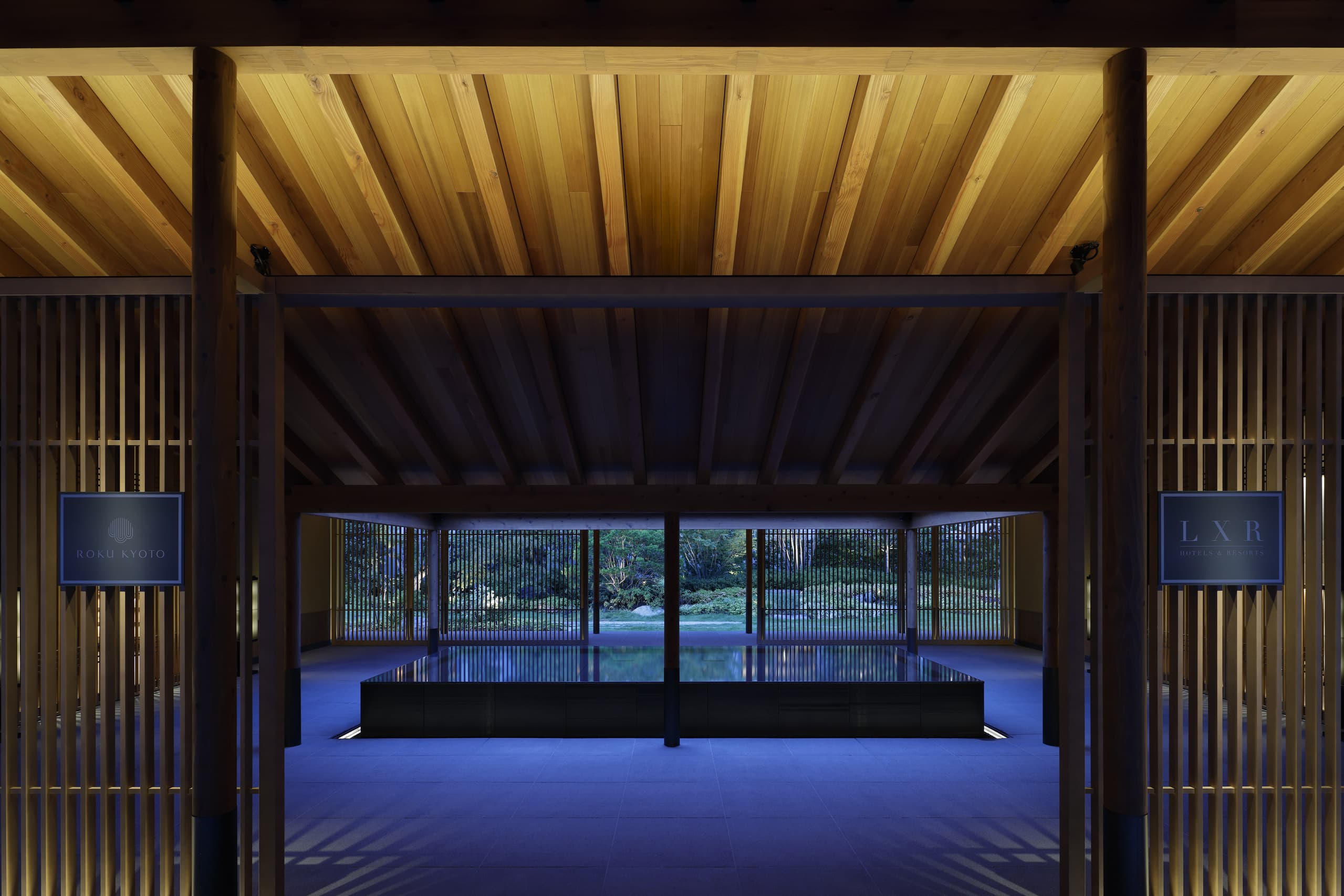 arrival_area_night_01.jpg