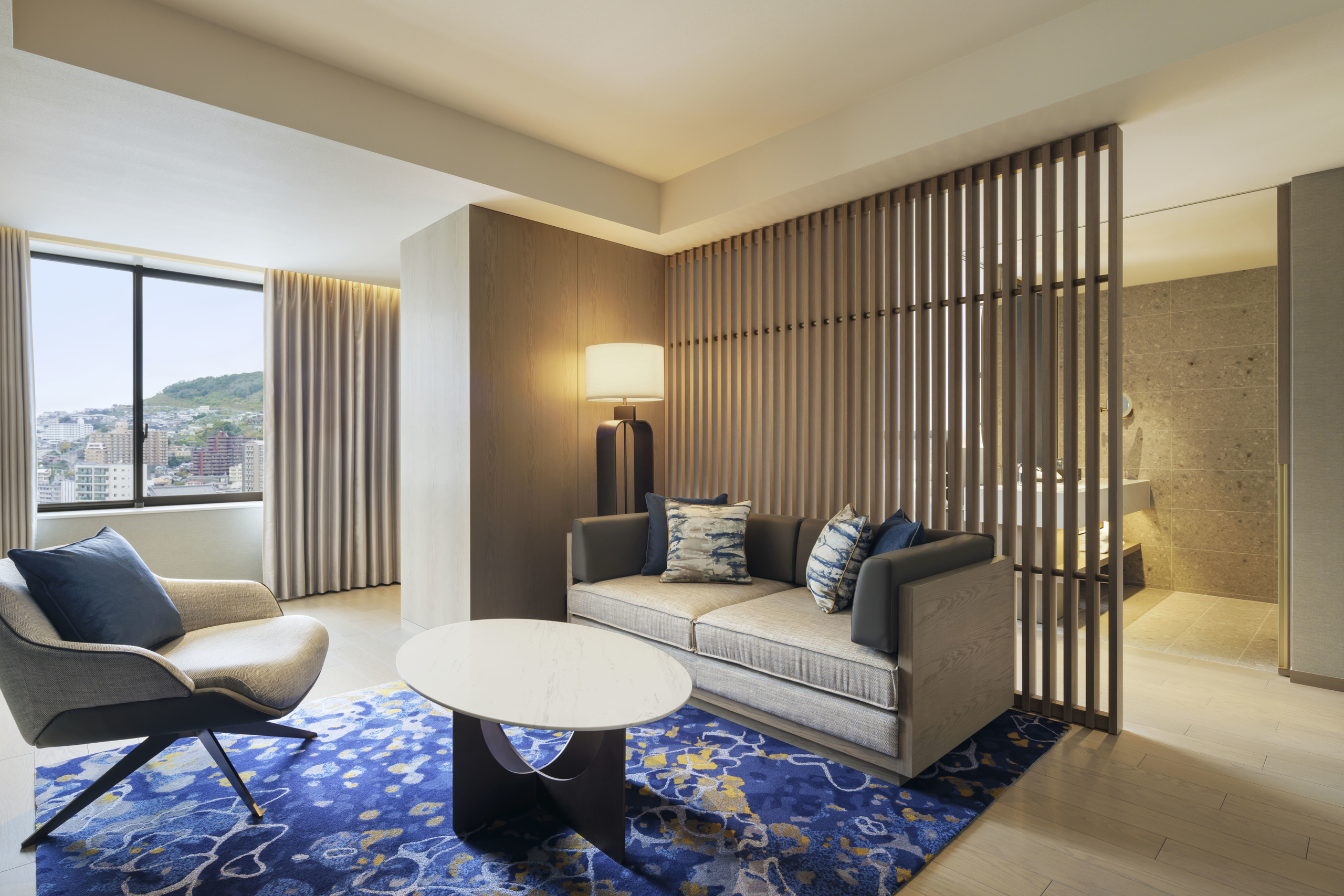 mh_ngsmc_guestroom_m_club_king_01.jpg